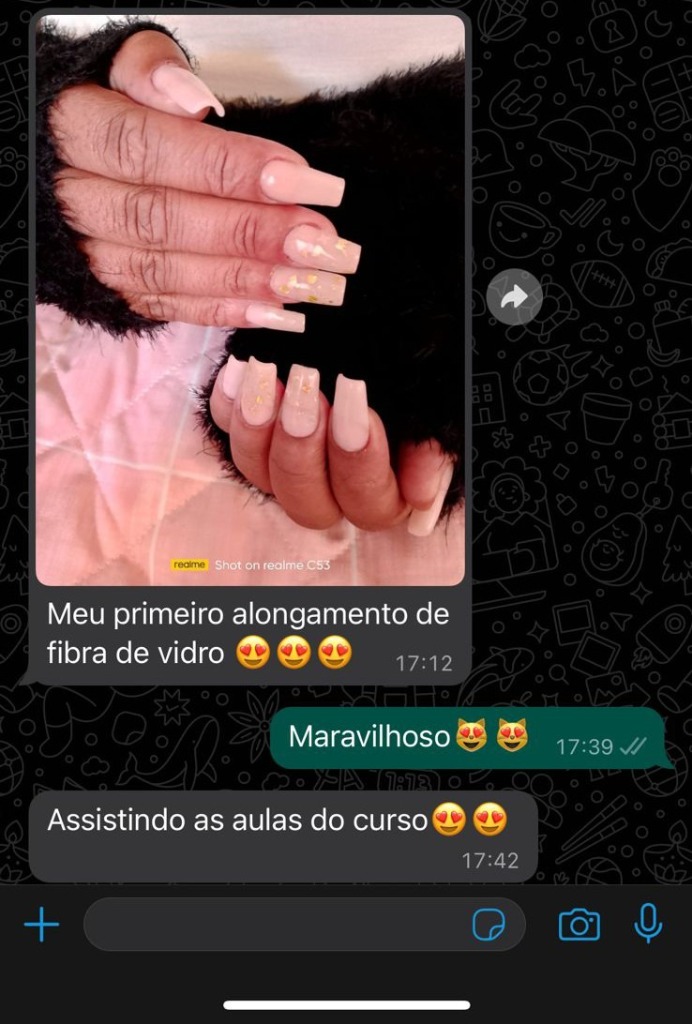 Print de WhatsApp: aluna mostra seu primeiro alongamento de fibra de vidro